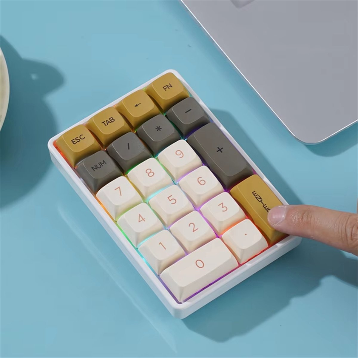 N86R 21-klawiszowa Mini Klawia – Gaming Keyboard Number Pad recenzja i cena