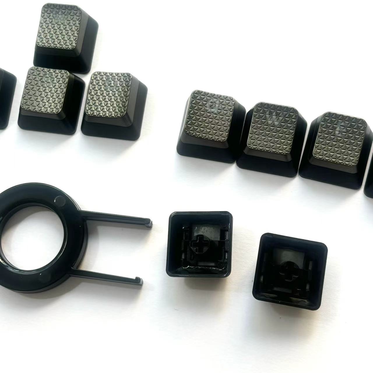 Podświetlane nakładki na klawi – Gaming Keyboard Corsair recenzja i cena